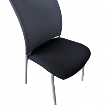 Chaise visiteur d’occasion avec assise en tissu noir – SV4P45