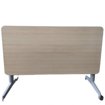 Table pliante d’occasion – bois clair et pieds sur roulettes – TP11